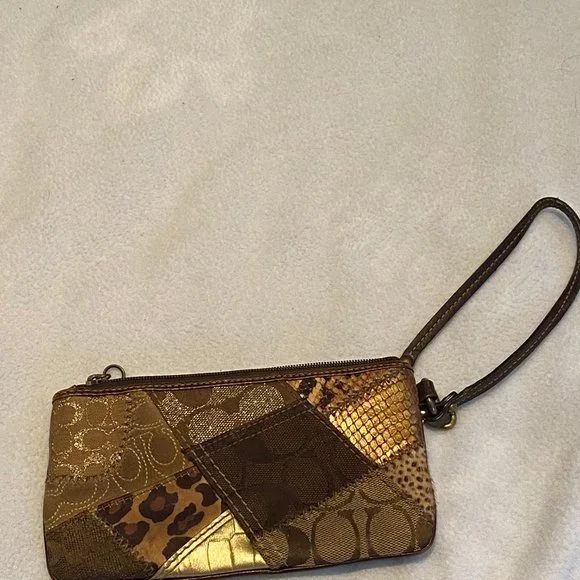 Coach wristlet - Picture 1 of 4